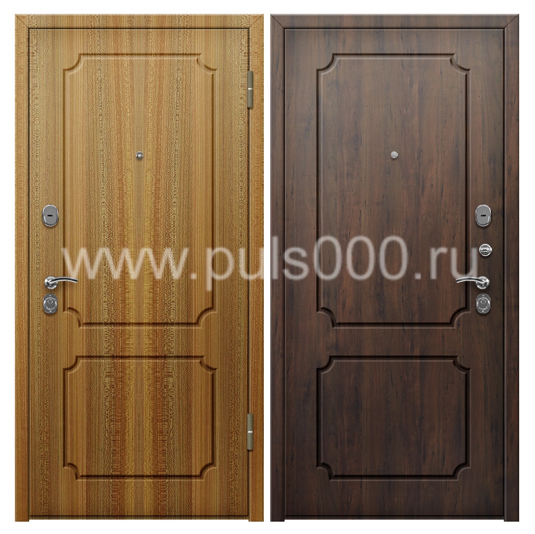 Уличная дверь светлого а для загородного дома MDF-216, цена 41 362  руб.